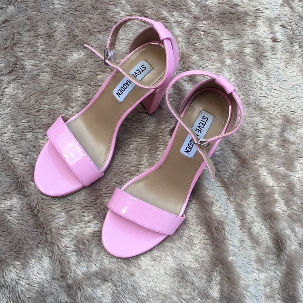 Steve Madden Carson patent sandals